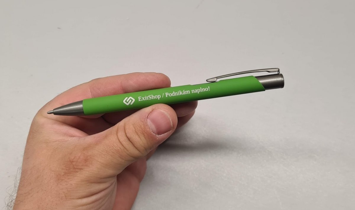 Zelená pogumovaná propisovací tužka ExitShop - píše modře - sada 3 kusy