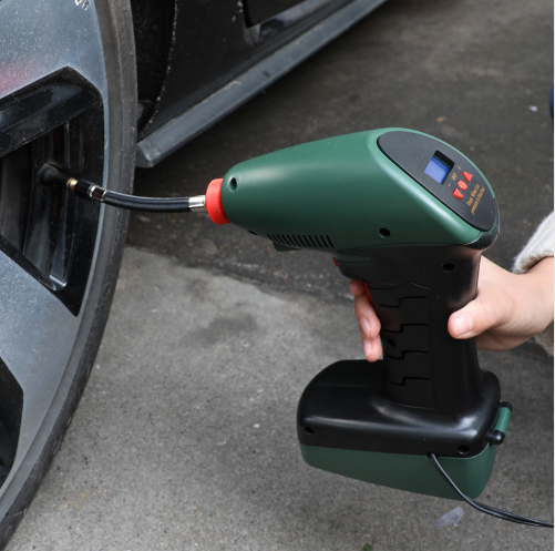 Univerzálny prenosný kompresor