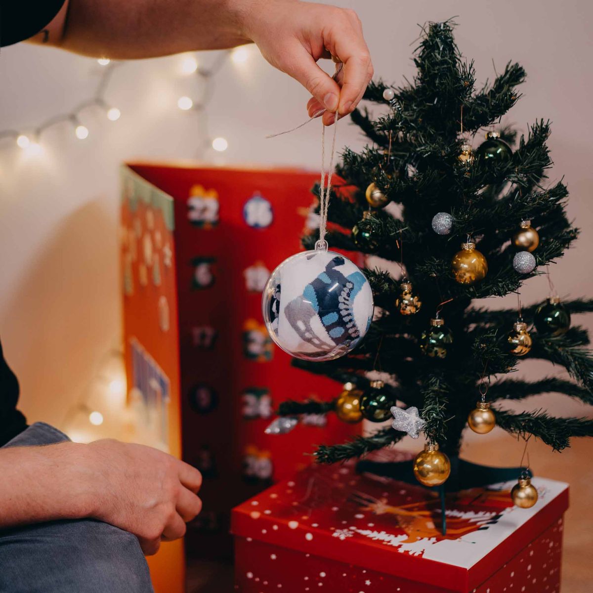 Șosete termice - Hochei  + bile de Crăciun + O cutie cadou 