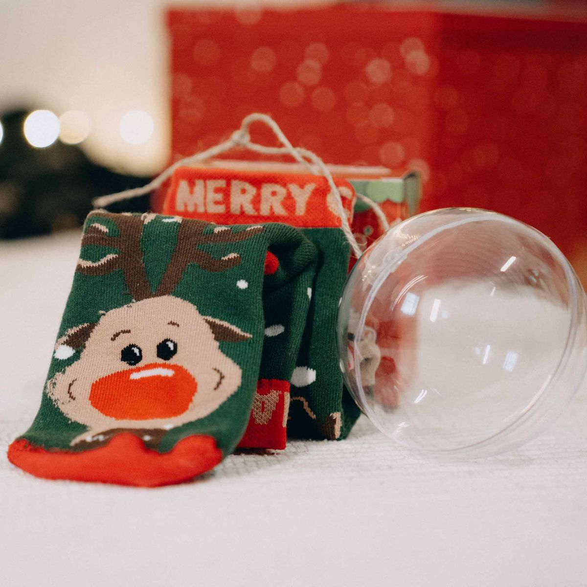 Șosete termice - Ren 3 + bile de Crăciun + O cutie cadou