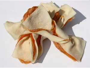 Salač Motýlek z buvolí kůže s kuřecím masem 100g