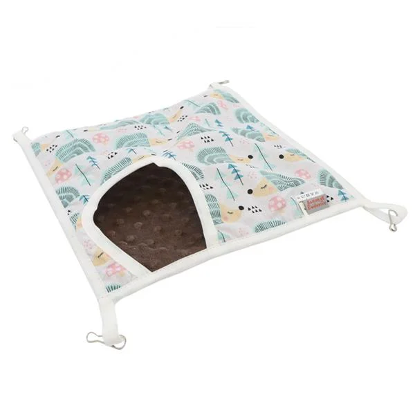 Samohýl Exclusive Pelech dr.savec s vchodem, ježci na bílé, hnědá minky 30x30cm