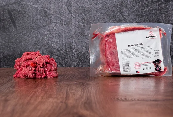 Vetamix Mražený kachní barf s ovocem a zeleninou pro psy i kočky