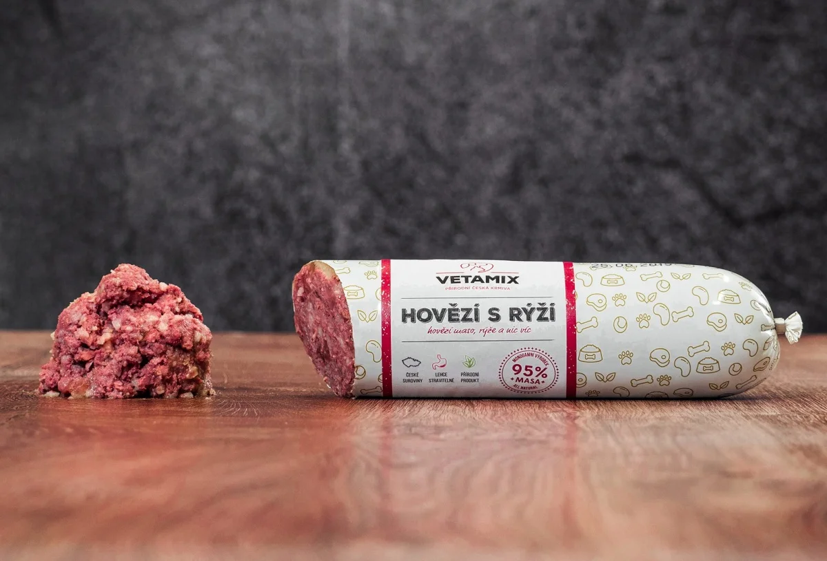 Vetamix Barf salámek hovězí s rýží pro kočky i psy