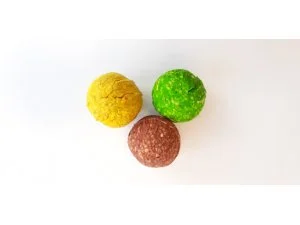 SALAČ, THAJSKO Barevný míček (25/200)