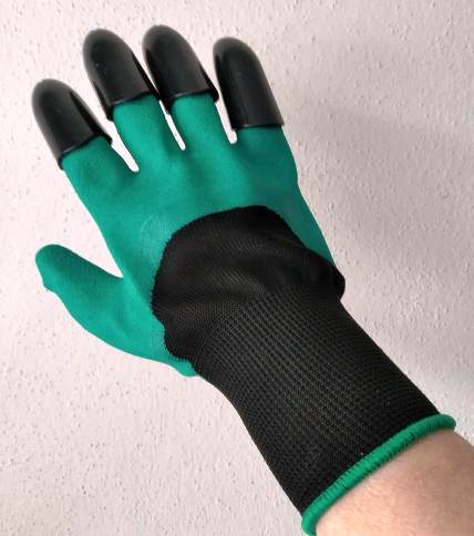 Mănuși cu gheare din plastic - gadget excelent pentru grădină