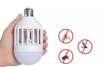 Elektrická žárovka s lapačem hmyzu