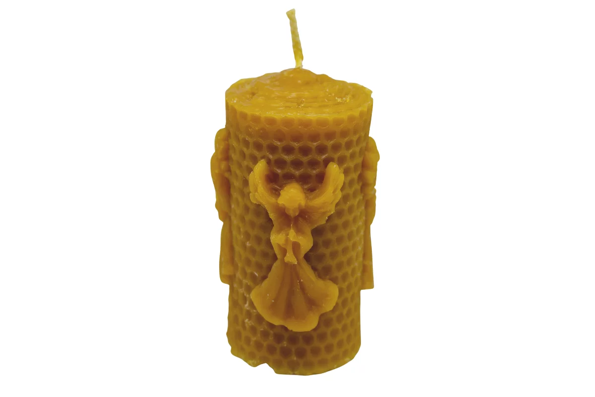 Liata sviečka s anjelmi z pravého včelieho vosku - výška 10 cm - 162 g - Bee harmony