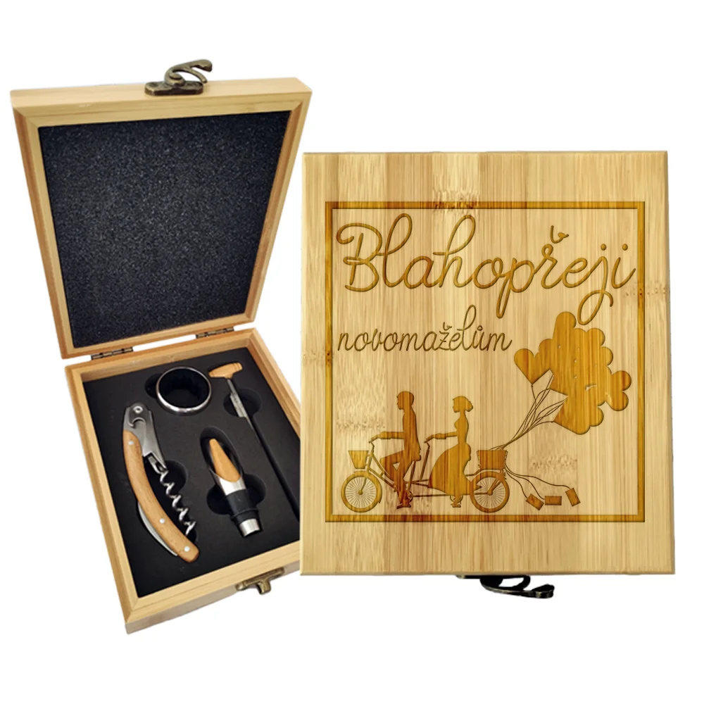 Dárková sada na víno Blahopřeji novomanželům: 147×168×49 mm