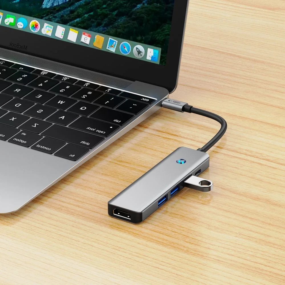 iMac doplňky – stojany, audio příslušenství, držáky a organizéry. Stojany, držáky, audio příslušenství a další doplňky pro iMac