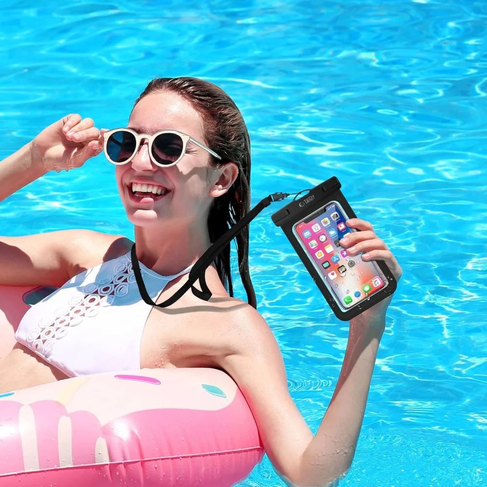 Použití vodotěsného pouzdra na mobilní telefon při vodních aktivitách